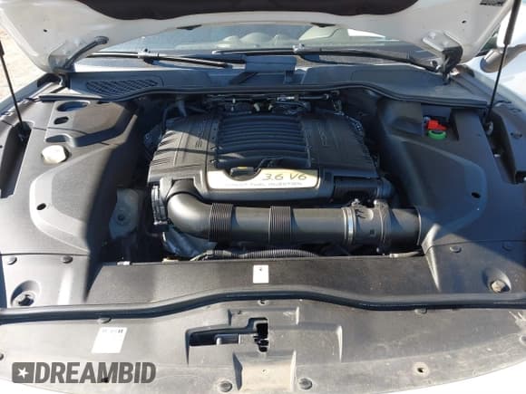 ✅ 2017 Porsche Cayenne • VIN: WP1AA2A2XHKA85652 • Lot: 41867384. Listed on IAAI with 117,695 mi. Free auction sales archive from the USA and detailed vehicle history report at DreamBid. Image 10.