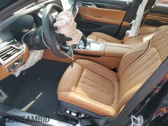 ✅ 2022 BMW 7 Series 740i xDrive • VIN: WBA7T4C09NCK54415 • Lot: 58051535. Listed on Copart with 12,931 mi. Free auction sales archive from the USA and detailed vehicle history report at DreamBid. Image 7.