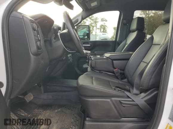 ✅ 2025 Chevrolet Silverado 2500HD • VIN: 2GC4KLEY5S1139270 • Lot: 86706435. Wystawiony na Copart z przebiegiem 10 513 mil. Bezpłatny archiwum sprzedaży aukcyjnych z USA i szczegółowy raport historii pojazdu na DreamBid. Zdjęcie 7.