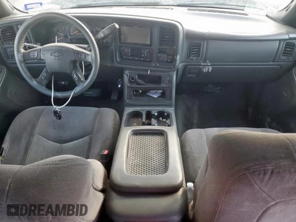 ✅ 2006 Chevrolet Silverado 2500HD LT2 • VIN: 1GCHK29D06E185922 • Лот: 81599505. Опубликован ранее на Copart с пробегом Не указан. Бесплатный доступ к архиву аукционных продаж из США и подробный отчёт об истории автомобиля на DreamBid. Изображение 8.