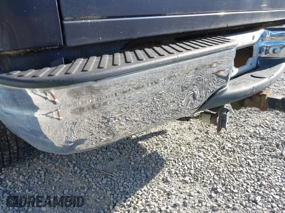 ✅ 1999 Ford F-250 • VIN: 1FTPX27L1XNA01399 • Lot: 43093975. Wystawiony na IAAI z przebiegiem 277 877 mil. Bezpłatny archiwum sprzedaży aukcyjnych z USA i szczegółowy raport historii pojazdu na DreamBid. Zdjęcie 14.