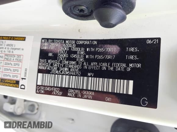 ✅ 2021 Toyota 4Runner SR5 • VIN: JTEMU5JR3M5944752 • Lot: 42174806. Listed on IAAI with 31,838 mi. Free auction sales archive from the USA and detailed vehicle history report at DreamBid. Image 9.