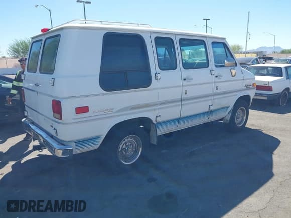 ✅ 1995 Chevrolet Chevy Van • VIN: 1GBEG25Z7SF113159 • Лот: 43169429. Опубликован ранее на IAAI с пробегом 138 859 миль. Бесплатный доступ к архиву аукционных продаж из США и подробный отчёт об истории автомобиля на DreamBid. Изображение 4.