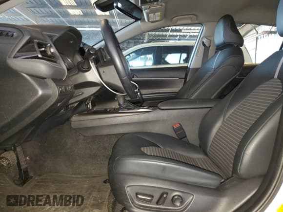 ✅ 2022 Toyota Camry SE • VIN: 4T1T11AK5NU635503 • Lot: 86851885. Wystawiony na Copart z przebiegiem 31 393 mil. Bezpłatny archiwum sprzedaży aukcyjnych z USA i szczegółowy raport historii pojazdu na DreamBid. Zdjęcie 7.