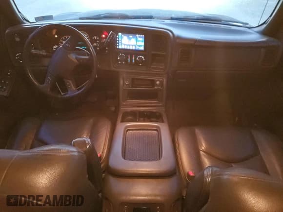 ✅ 2004 Chevrolet Silverado 2500HD LS • VIN: 1GCHK23284F194611 • Lot: 92811705. Wystawiony na Copart z przebiegiem 156 214 mil. Bezpłatny archiwum sprzedaży aukcyjnych z USA i szczegółowy raport historii pojazdu na DreamBid. Zdjęcie 8.