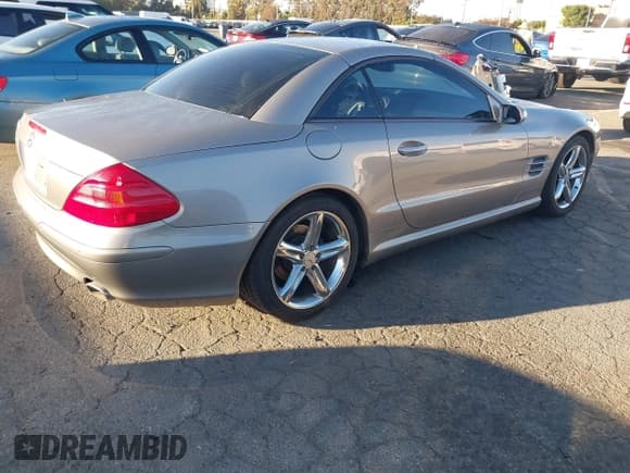 ✅ 2005 Mercedes-Benz SL 500 • VIN: WDBSK75F25F093003 • Lot: 43493825. Listed on IAAI with 53,431 mi. Free auction sales archive from the USA and detailed vehicle history report at DreamBid. Image 4.