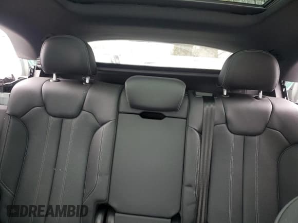 ✅ 2025 Audi Q5 S line Premium Plus • VIN: WA1EAAFY6S2053051 • Лот: 91872425. Опубликован ранее на Copart с пробегом 5 231 миль. Бесплатный доступ к архиву аукционных продаж из США и подробный отчёт об истории автомобиля на DreamBid. Изображение 10.