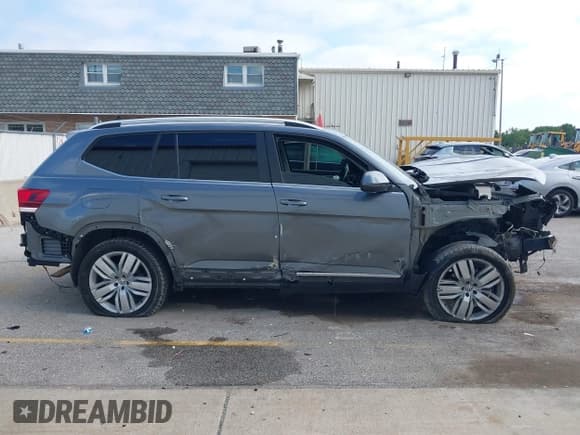 ✅ 2019 Volkswagen Atlas SEL • VIN: 1V2ER2CA3KC615928 • Lot: 42772795. Wystawiony na IAAI z przebiegiem 130 261 mil. Bezpłatny archiwum sprzedaży aukcyjnych z USA i szczegółowy raport historii pojazdu na DreamBid. Zdjęcie 14.