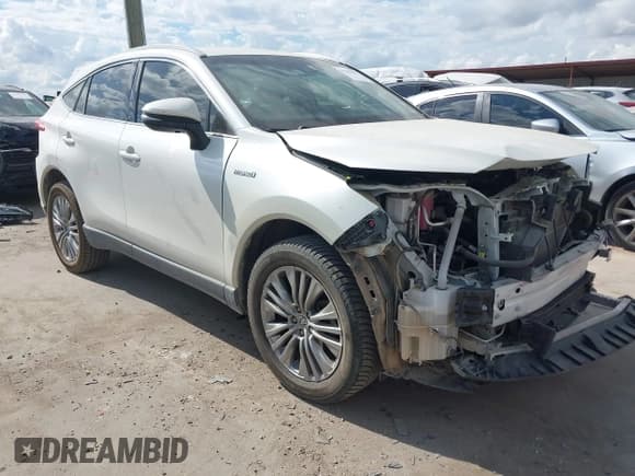 ✅ 2021 Toyota Venza LE • VIN: JTEAAAAH2MJ009516 • Lot: 43382672. Wystawiony na IAAI z przebiegiem 88 089 mil. Bezpłatny archiwum sprzedaży aukcyjnych z USA i szczegółowy raport historii pojazdu na DreamBid. Zdjęcie 1.