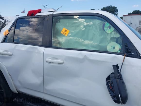 ✅ 2016 Toyota 4Runner SR5 • VIN: JTEZU5JR9G5128042 • Lot: 43267520. Wystawiony na IAAI z przebiegiem Nie podano. Bezpłatny archiwum sprzedaży aukcyjnych z USA i szczegółowy raport historii pojazdu na DreamBid. Zdjęcie 13.