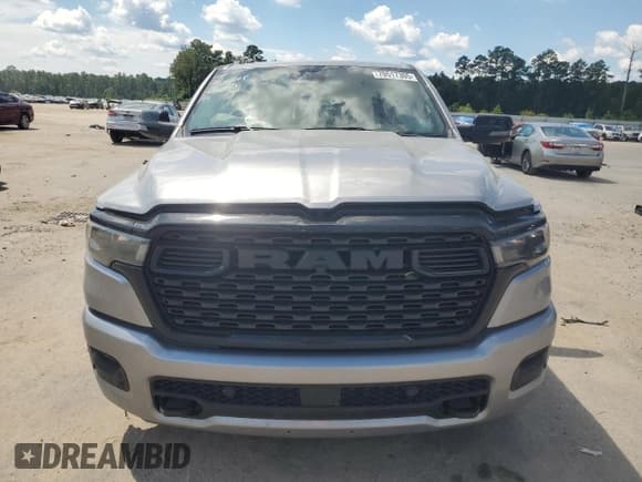 ✅ 2025 Ram 1500 Big Horn • VIN: 1C6RREFG1SN718247 • Лот: 70517305. Опубликован ранее на Copart с пробегом 4 560 миль. Бесплатный доступ к архиву аукционных продаж из США и подробный отчёт об истории автомобиля на DreamBid. Изображение 5.