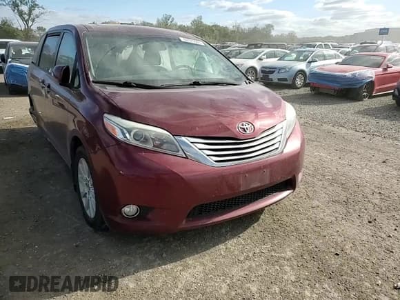 ✅ 2015 Toyota Sienna Limited Premium • VIN: 5TDDK3DC8FS118658 • Лот: 82625565. Опубликован ранее на Copart с пробегом 200 677 миль. Бесплатный доступ к архиву аукционных продаж из США и подробный отчёт об истории автомобиля на DreamBid. Изображение 14.