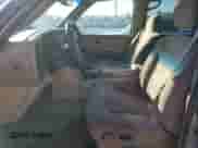 2000 Chevrolet Suburban LS с VIN 3GNEC16TXYG190988, выставлен на аукционе Copart как лот 80372284 с пробегом 152 279 миль миль и Списание • Salvage title. История ставок и продаж доступна на DreamBid. Изображение 7.