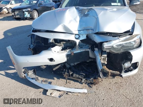 ✅ 2016 BMW 3 Series 320i xDrive • VIN: WBA8E5G52GNT93013 • Lot: 43754573. Listed on IAAI with 104,567 mi. Free auction sales archive from the USA and detailed vehicle history report at DreamBid. Image 6.