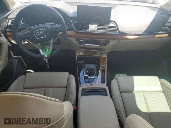 ✅ 2023 Audi Q5 S line Prestige • VIN: WA1FAAFY1P2197568 • Lot: 58083445. Wystawiony na Copart z przebiegiem Nie podano. Bezpłatny archiwum sprzedaży aukcyjnych z USA i szczegółowy raport historii pojazdu na DreamBid. Zdjęcie 8.