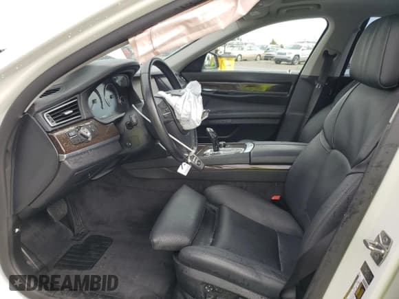 ✅ 2011 BMW 7 Series 740Li • VIN: WBAKB4C5XBC574864 • Лот: 82407465. Опубликован ранее на Copart с пробегом 94 211 миль. Бесплатный доступ к архиву аукционных продаж из США и подробный отчёт об истории автомобиля на DreamBid. Изображение 7.