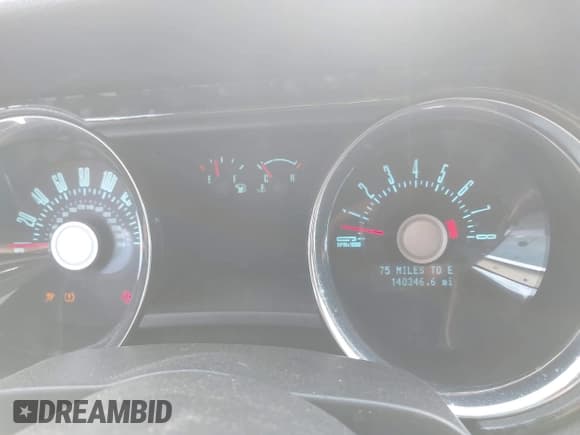 ✅ 2011 Ford Mustang Premium • VIN: 1ZVBP8AM1B5157592 • Lot: 43350539. Listed on IAAI with 140,346 mi. Free auction sales archive from the USA and detailed vehicle history report at DreamBid. Image 7.