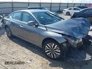 ✅ 2023 Nissan Altima SV • VIN: 1N4BL4DV4PN316999 • Lot: 42782777. Wystawiony na IAAI z przebiegiem 77 525 mil. Bezpłatny archiwum sprzedaży aukcyjnych z USA i szczegółowy raport historii pojazdu na DreamBid. Zdjęcie 1.