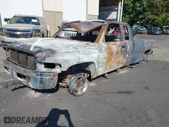 ✅ 2001 Dodge 2500 • VIN: 3B7KF23761G195420 • Lot: 43177900. Wystawiony na IAAI z przebiegiem Nie podano. Bezpłatny archiwum sprzedaży aukcyjnych z USA i szczegółowy raport historii pojazdu na DreamBid. Zdjęcie 2.