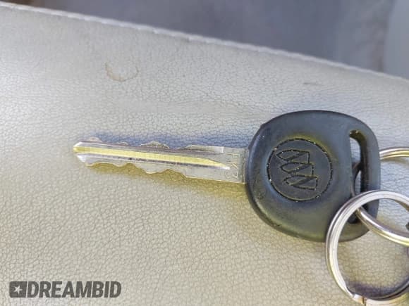 ✅ 2008 Buick LaCrosse CXL • VIN: 2G4WD582781174127 • Lot: 43712474. Wystawiony na IAAI z przebiegiem 82 631 mil. Bezpłatny archiwum sprzedaży aukcyjnych z USA i szczegółowy raport historii pojazdu na DreamBid. Zdjęcie 11.