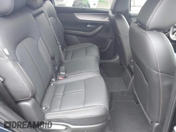 ✅ 2025 Mazda CX-90 Preferred • VIN: JM3KKBHD5S1197029 • Lot: 42005615. Wystawiony na IAAI z przebiegiem 2 999 mil. Bezpłatny archiwum sprzedaży aukcyjnych z USA i szczegółowy raport historii pojazdu na DreamBid. Zdjęcie 8.