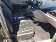 ✅ 2017 Chrysler Pacifica Touring L • VIN: 2C4RC1BG0HR503740 • Lot: 43132608. Wystawiony na IAAI z przebiegiem 151 008 mil. Bezpłatny archiwum sprzedaży aukcyjnych z USA i szczegółowy raport historii pojazdu na DreamBid. Zdjęcie 5.