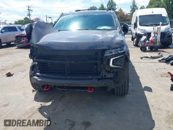✅ 2021 Chevrolet Suburban Z71 • VIN: 1GNSKDKD2MR206780 • Lot: 43124225. Wystawiony na IAAI z przebiegiem 61 623 mil. Bezpłatny archiwum sprzedaży aukcyjnych z USA i szczegółowy raport historii pojazdu na DreamBid. Zdjęcie 12.