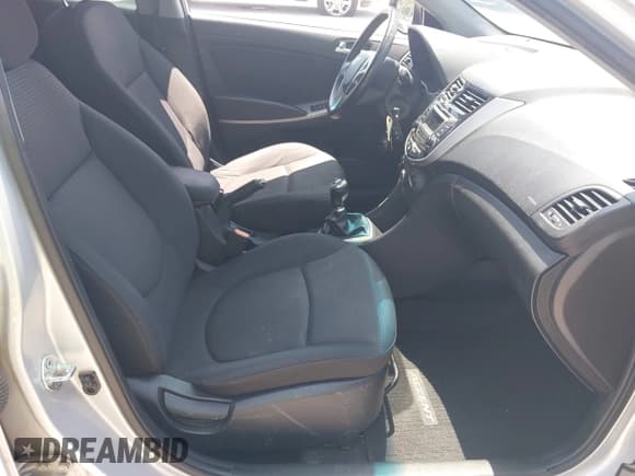 ✅ 2016 Hyundai Accent Sport • VIN: KMHCU5AE6GU239995 • Лот: 42400403. Опубликован ранее на IAAI с пробегом 106 850 миль. Бесплатный доступ к архиву аукционных продаж из США и подробный отчёт об истории автомобиля на DreamBid. Изображение 5.