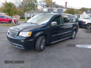 ✅ 2011 Chrysler Town & Country Limited • VIN: 2A4RR6DG9BR611543 • Lot: 43534489. Wystawiony na IAAI z przebiegiem 215 025 mil. Bezpłatny archiwum sprzedaży aukcyjnych z USA i szczegółowy raport historii pojazdu na DreamBid. Zdjęcie 2.