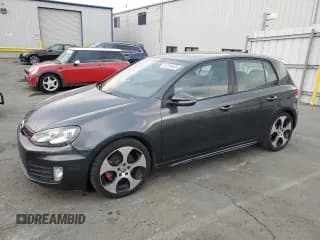 ✅ 2012 Volkswagen Golf GTI PZEV • VIN: WVWHD7AJ6CW331660 • Lot: 92316435. Wystawiony na Copart z przebiegiem 218 122 mil. Bezpłatny archiwum sprzedaży aukcyjnych z USA i szczegółowy raport historii pojazdu na DreamBid. Zdjęcie 1.