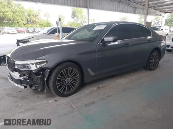 ✅ 2019 BMW 5 Series 540i • VIN: WBAJE5C59KWW06369 • Lot: 42405053. Listed on IAAI with 84,900 mi. Free auction sales archive from the USA and detailed vehicle history report at DreamBid. Image 2.