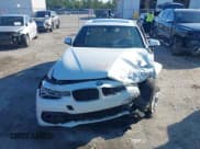 ✅ 2018 BMW 3 Series 330i • VIN: WBA8B9C5XJAE22247 • Lot: 43509744. Wystawiony na IAAI z przebiegiem 64 281 mil. Bezpłatny archiwum sprzedaży aukcyjnych z USA i szczegółowy raport historii pojazdu na DreamBid. Zdjęcie 12.