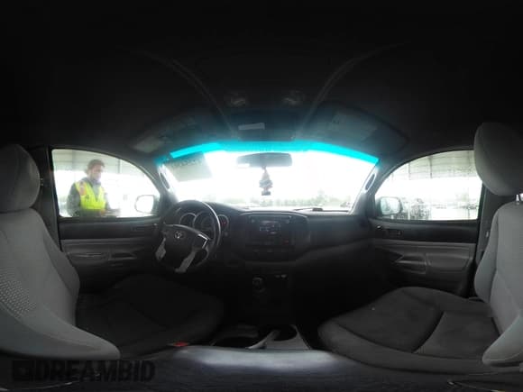 ✅ 2015 Toyota Tacoma • VIN: 5TFUX4EN8FX034499 • Lot: 42254201. Listed on IAAI with 177,756 mi. Free auction sales archive from the USA and detailed vehicle history report at DreamBid. Image 18.