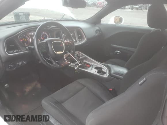 ✅ 2019 Dodge Challenger SXT • VIN: 2C3CDZAG8KH534657 • Lot: 73591142. Wystawiony na Copart z przebiegiem 77 588 mil. Bezpłatny archiwum sprzedaży aukcyjnych z USA i szczegółowy raport historii pojazdu na DreamBid. Zdjęcie 8.