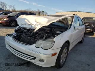 ✅ 2005 Mercedes-Benz C 320 • VIN: WDBRF84J65F679735 • Лот: 47164965. Опубликован ранее на Copart с пробегом 114 381 миль. Бесплатный доступ к архиву аукционных продаж из США и подробный отчёт об истории автомобиля на DreamBid. Изображение 1.