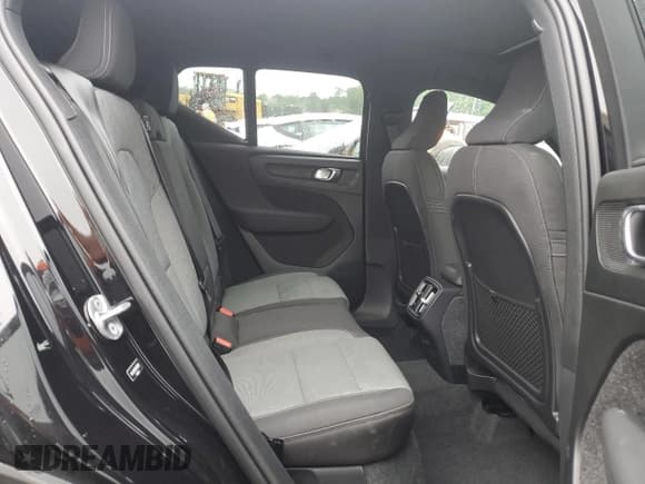 ✅ 2024 Volvo XC40 Core Bright Theme • VIN: YV4L12UK5R2336792 • Lot: 60848195. Listed on Copart with 21,733 mi. Free auction sales archive from the USA and detailed vehicle history report at DreamBid. Image 11.