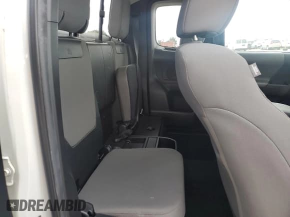 ✅ 2022 Toyota Tacoma SR • VIN: 3TYRX5GN1NT040078 • Lot: 69957595. Listed on Copart with 24,018 mi. Free auction sales archive from the USA and detailed vehicle history report at DreamBid. Image 10.