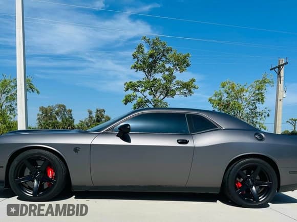 ✅ 2022 Dodge Challenger SRT Super Stock • VIN: 2C3CDZL93NH253305 • Лот: 92744245. Опубликован ранее на Copart с пробегом 9 569 миль. Бесплатный доступ к архиву аукционных продаж из США и подробный отчёт об истории автомобиля на DreamBid. Изображение 13.
