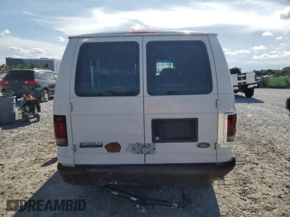 ✅ 2008 Ford Econoline Cargo Commercial • VIN: 1FTNE24W28DA53806 • Лот: 62011475. Опубликован ранее на Copart с пробегом 171 258 миль. Бесплатный доступ к архиву аукционных продаж из США и подробный отчёт об истории автомобиля на DreamBid. Изображение 6.