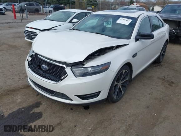 ✅ 2015 Ford Taurus SHO • VIN: 1FAHP2KTXFG163276 • Lot: 41997881. Listed on IAAI with 118,380 mi. Free auction sales archive from the USA and detailed vehicle history report at DreamBid. Image 2.