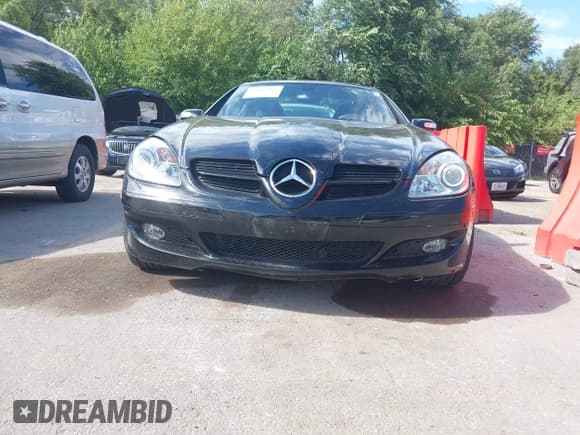 ✅ 2005 Mercedes-Benz SLK 230/320 • VIN: WDBWK56F15F021455 • Lot: 43015165. Wystawiony na IAAI z przebiegiem 23 521 mil. Bezpłatny archiwum sprzedaży aukcyjnych z USA i szczegółowy raport historii pojazdu na DreamBid. Zdjęcie 6.