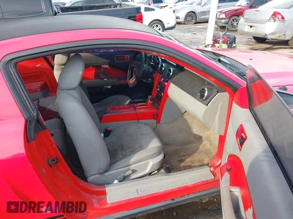 ✅ 2007 Ford Mustang Deluxe • VIN: 1ZVFT80NX75211955 • Lot: 43566547. Listed on IAAI with 211,628 mi. Free auction sales archive from the USA and detailed vehicle history report at DreamBid. Image 5.