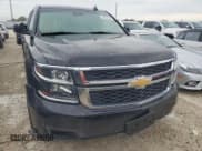 ✅ 2019 Chevrolet Suburban LT • VIN: 1GNSKHKC4KR171493 • Lot: 79537454. Wystawiony na Copart z przebiegiem Nie podano. Bezpłatny archiwum sprzedaży aukcyjnych z USA i szczegółowy raport historii pojazdu na DreamBid. Zdjęcie 5.