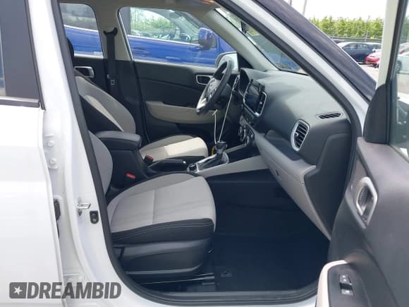 ✅ 2024 Hyundai Venue SEL • VIN: KMHRC8A38RU313756 • Lot: 42221213. Listed on IAAI with 40,905 mi. Free auction sales archive from the USA and detailed vehicle history report at DreamBid. Image 5.