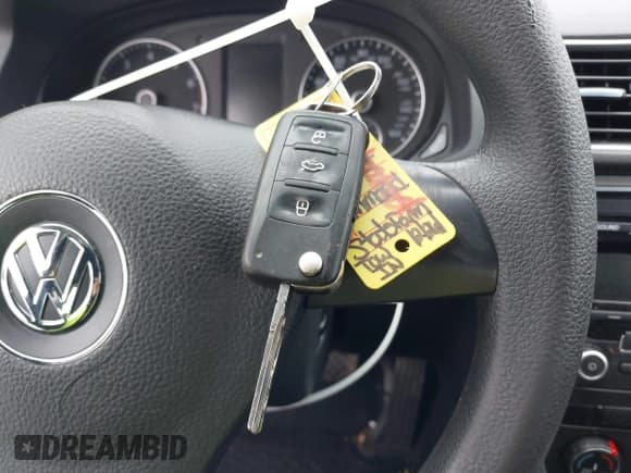 ✅ 2014 Volkswagen Passat S • VIN: 1VWAP7A39EC002589 • Лот: 41285260. Опубликован ранее на IAAI с пробегом 102 489 миль. Бесплатный доступ к архиву аукционных продаж из США и подробный отчёт об истории автомобиля на DreamBid. Изображение 11.