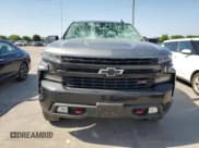 ✅ 2021 Chevrolet Silverado 1500 LT Trail Boss • VIN: 3GCPYFEL3MG361902 • Lot: 54834004. Wystawiony na Copart z przebiegiem 67 680 mil. Bezpłatny archiwum sprzedaży aukcyjnych z USA i szczegółowy raport historii pojazdu na DreamBid. Zdjęcie 5.