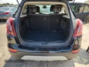 ✅ 2021 Buick Encore Preferred • VIN: KL4CJESB7MB300497 • Lot: 71657305. Wystawiony na Copart z przebiegiem 81 847 mil. Bezpłatny archiwum sprzedaży aukcyjnych z USA i szczegółowy raport historii pojazdu na DreamBid. Zdjęcie 6.
