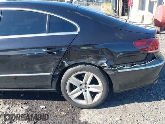 ✅ 2014 Volkswagen CC Sport • VIN: WVWBP7AN4EE504228 • Lot: 43429571. Listed on IAAI with 101,143 mi. Free auction sales archive from the USA and detailed vehicle history report at DreamBid. Image 6.