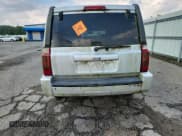 ✅ 2006 Jeep Commander • VIN: 1J8HH48N36C283495 • Лот: 70921505. Опубликован ранее на Copart с пробегом 212 349 миль. Бесплатный доступ к архиву аукционных продаж из США и подробный отчёт об истории автомобиля на DreamBid. Изображение 6.