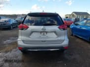 ✅ 2019 Nissan Rogue S • VIN: 5N1AT2MV8KC840084 • Lot: 43768746. Wystawiony na IAAI z przebiegiem 112 183 mil. Bezpłatny archiwum sprzedaży aukcyjnych z USA i szczegółowy raport historii pojazdu na DreamBid. Zdjęcie 16.
